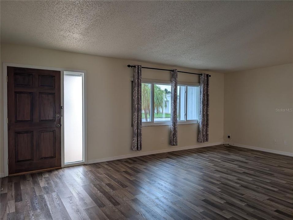 For Sale: $280,000 (2 beds, 2 baths, 1576 Square Feet)