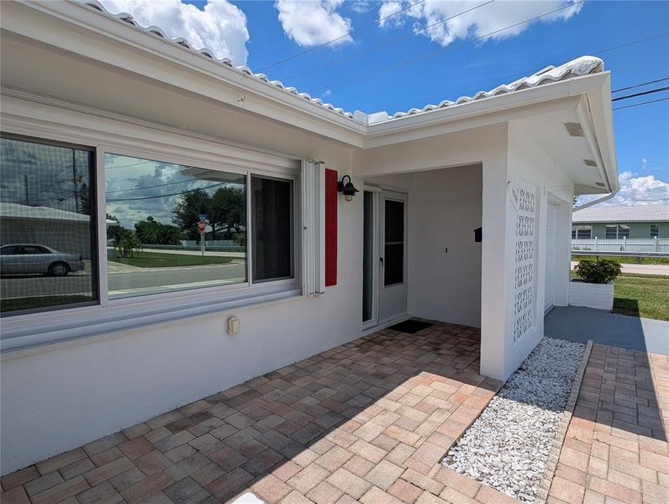 For Sale: $280,000 (2 beds, 2 baths, 1576 Square Feet)
