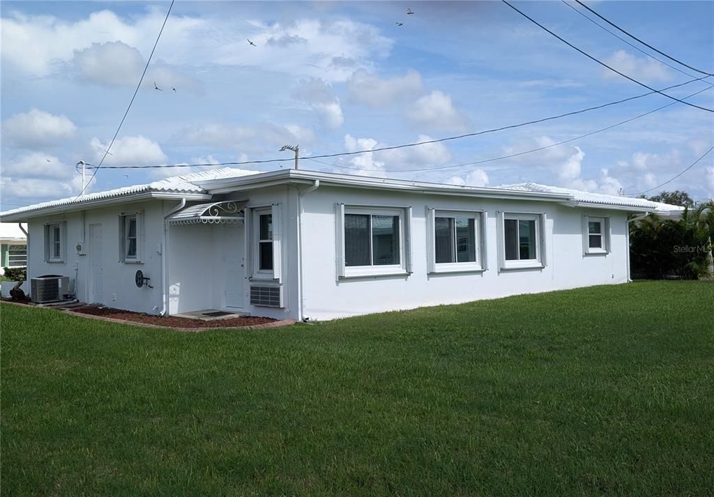 For Sale: $280,000 (2 beds, 2 baths, 1576 Square Feet)