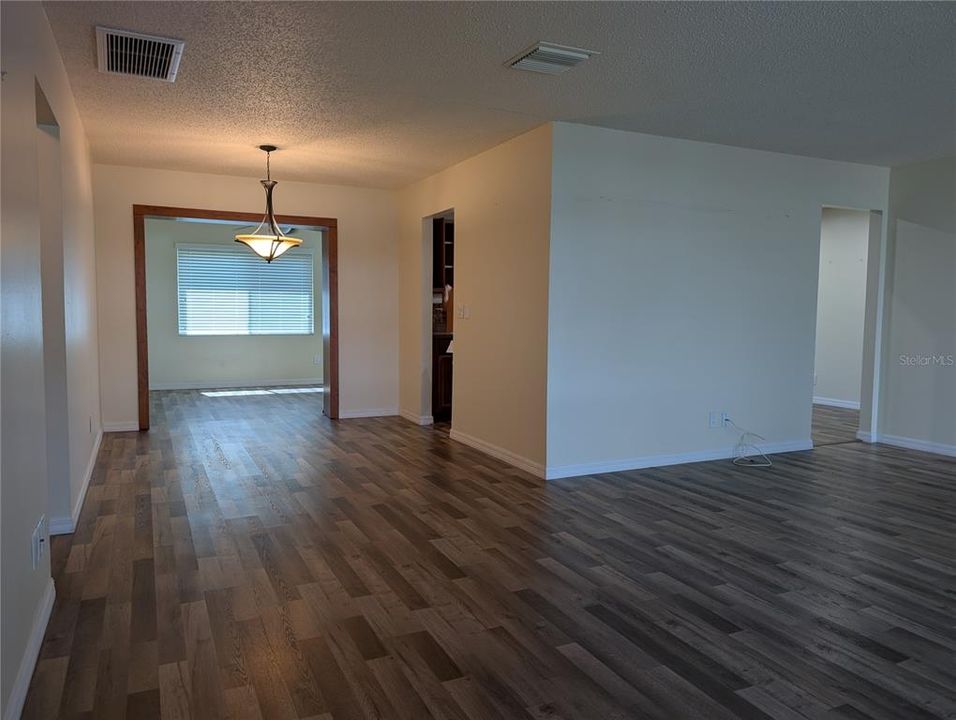 For Sale: $280,000 (2 beds, 2 baths, 1576 Square Feet)