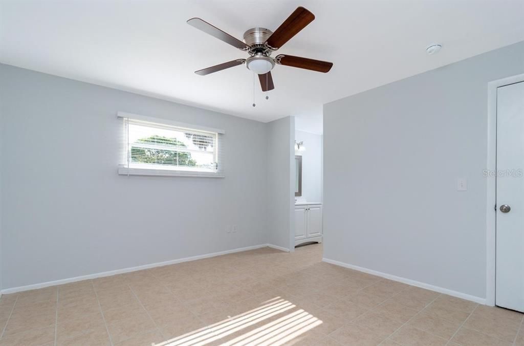 For Rent: $1,850 (4 beds, 2 baths, 1457 Square Feet)