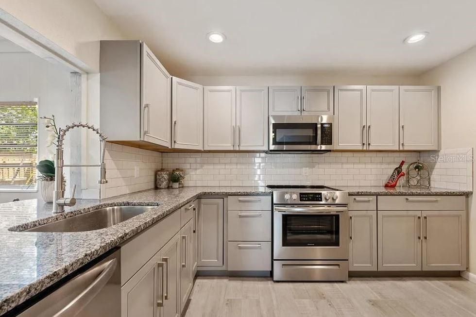 For Sale: $220,000 (3 beds, 2 baths, 1456 Square Feet)