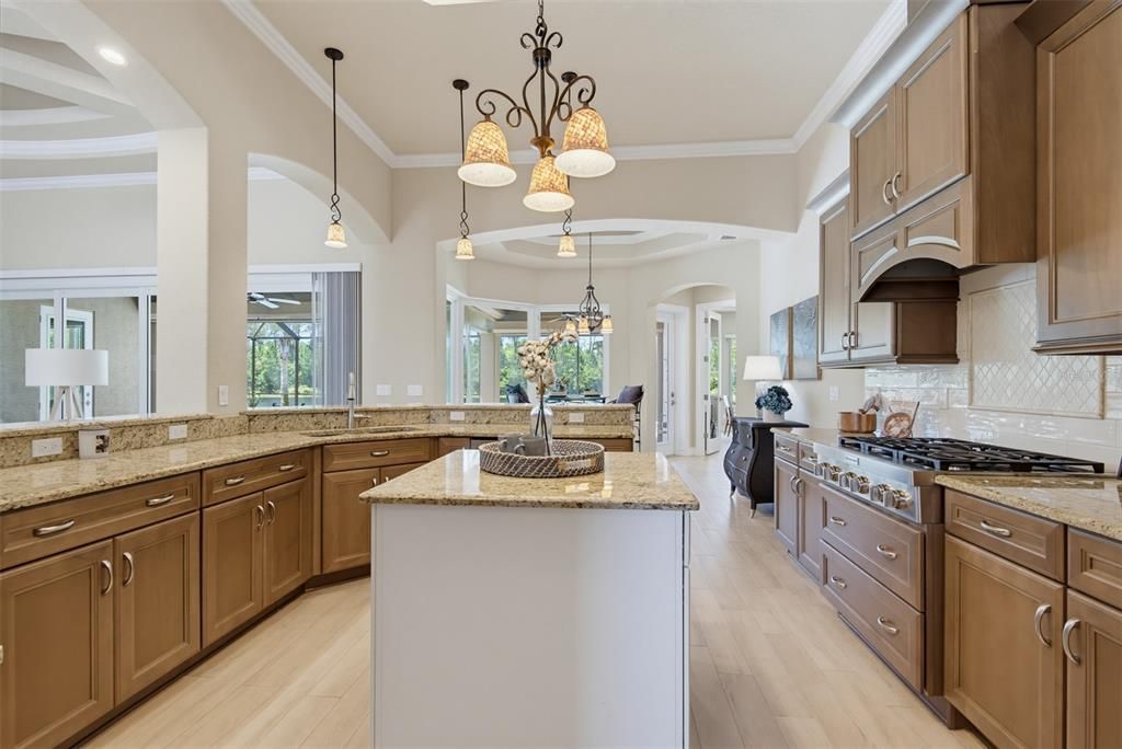 En Venta: $1,299,000 (3 camas, 3 baños, 3025 Pies cuadrados)