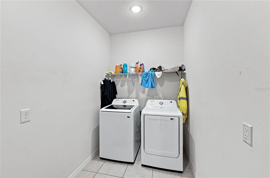 En Renta: $2,175 (3 camas, 2 baños, 1983 Pies cuadrados)