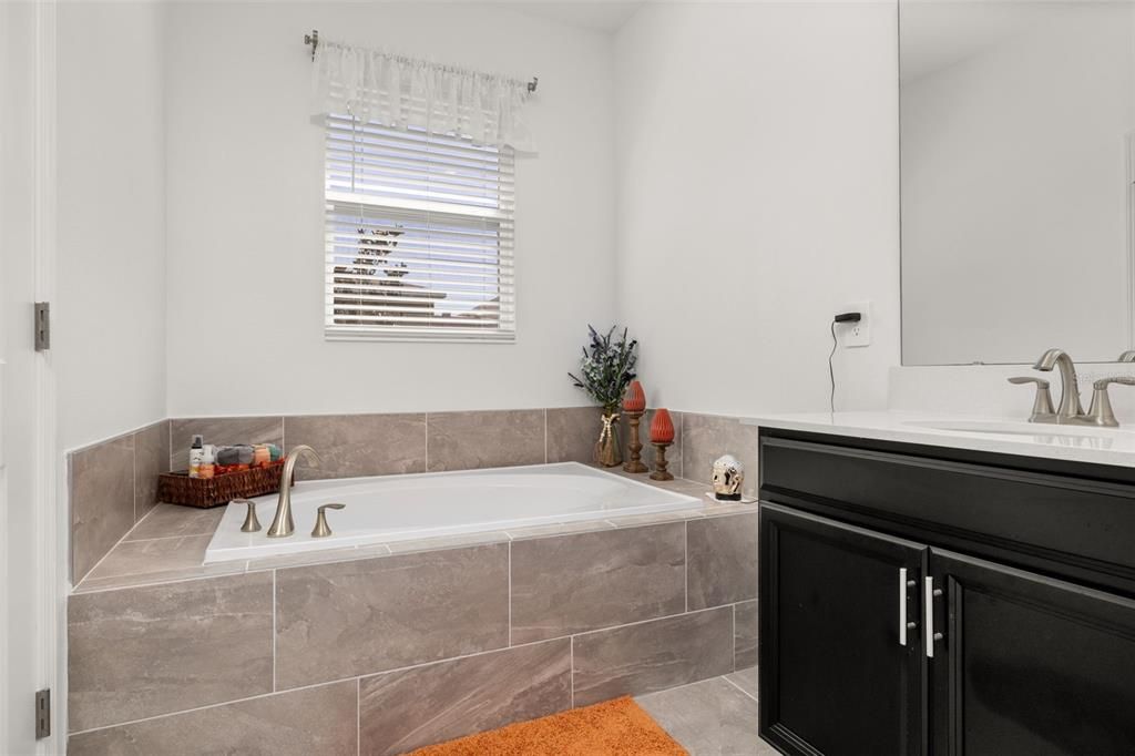 En Venta: $445,000 (3 camas, 2 baños, 2068 Pies cuadrados)