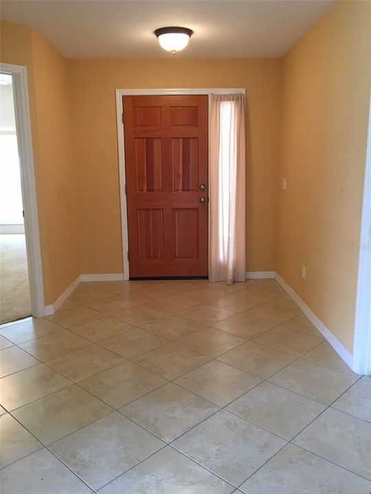For Rent: $2,300 (3 beds, 2 baths, 1575 Square Feet)