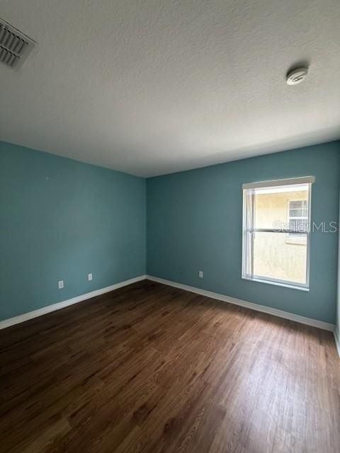 For Rent: $2,300 (3 beds, 2 baths, 1575 Square Feet)