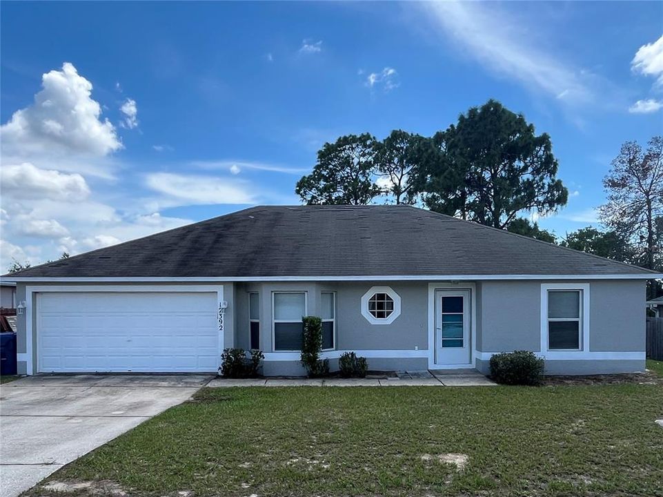 Recently Rented: $2,150 (3 beds, 2 baths, 1547 Square Feet)
