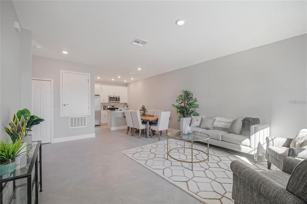 En Venta: $184,900 (2 camas, 2 baños, 1050 Pies cuadrados)