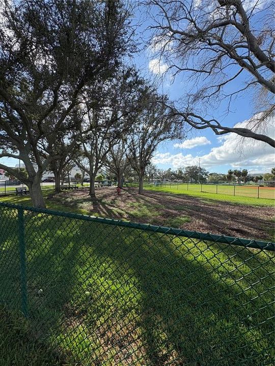 For Rent: $2,250 (1 beds, 1 baths, 735 Square Feet)