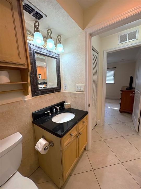 For Rent: $2,250 (1 beds, 1 baths, 735 Square Feet)