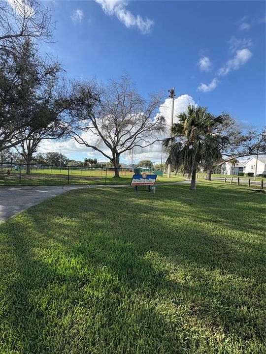 For Rent: $2,250 (1 beds, 1 baths, 735 Square Feet)
