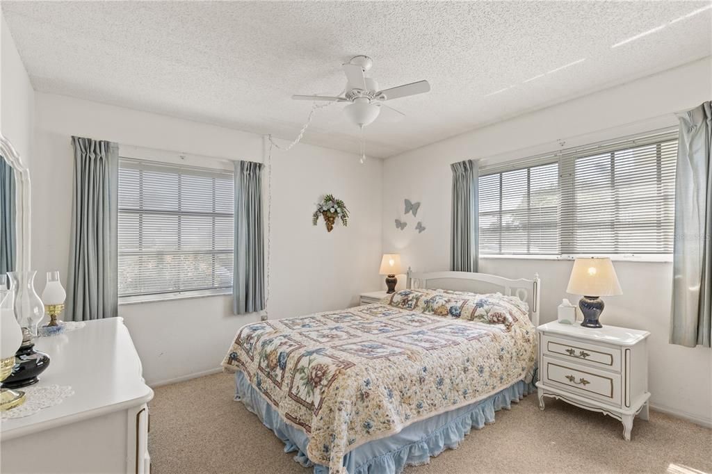 For Sale: $155,000 (2 beds, 2 baths, 1110 Square Feet)