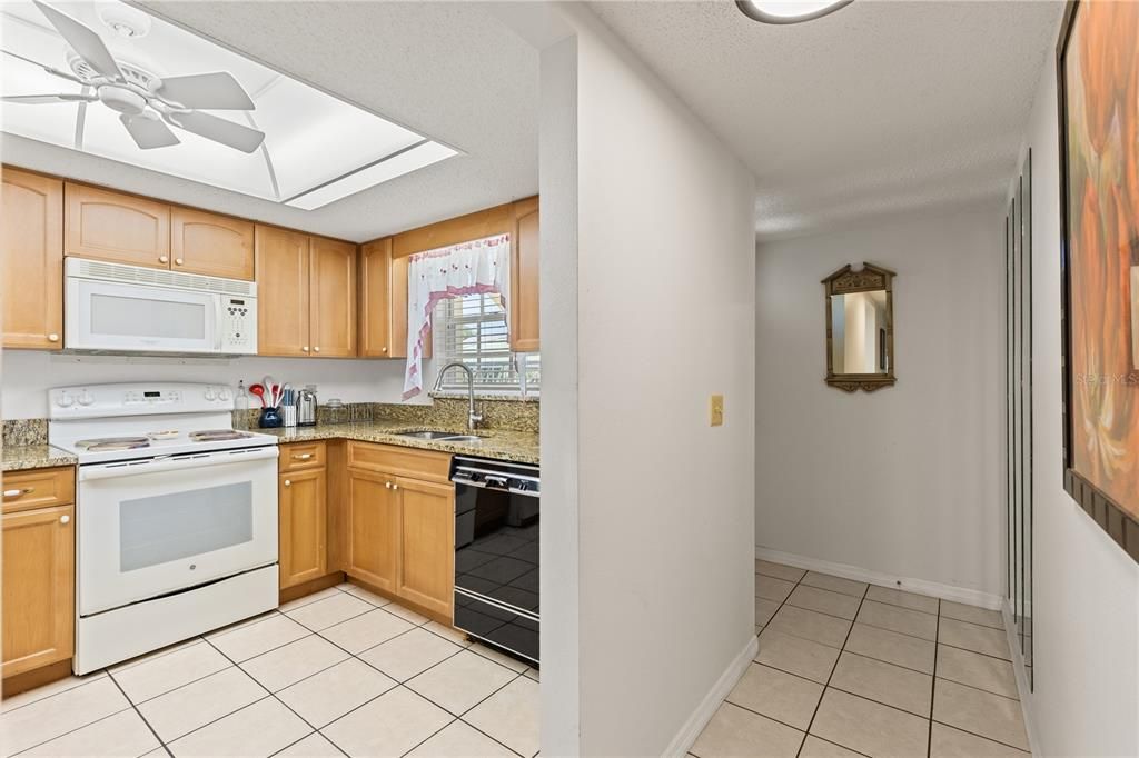 For Sale: $155,000 (2 beds, 2 baths, 1110 Square Feet)