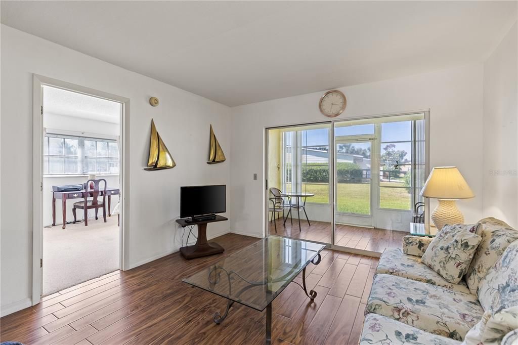 For Sale: $155,000 (2 beds, 2 baths, 1110 Square Feet)