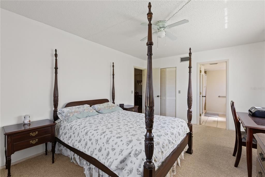 For Sale: $155,000 (2 beds, 2 baths, 1110 Square Feet)