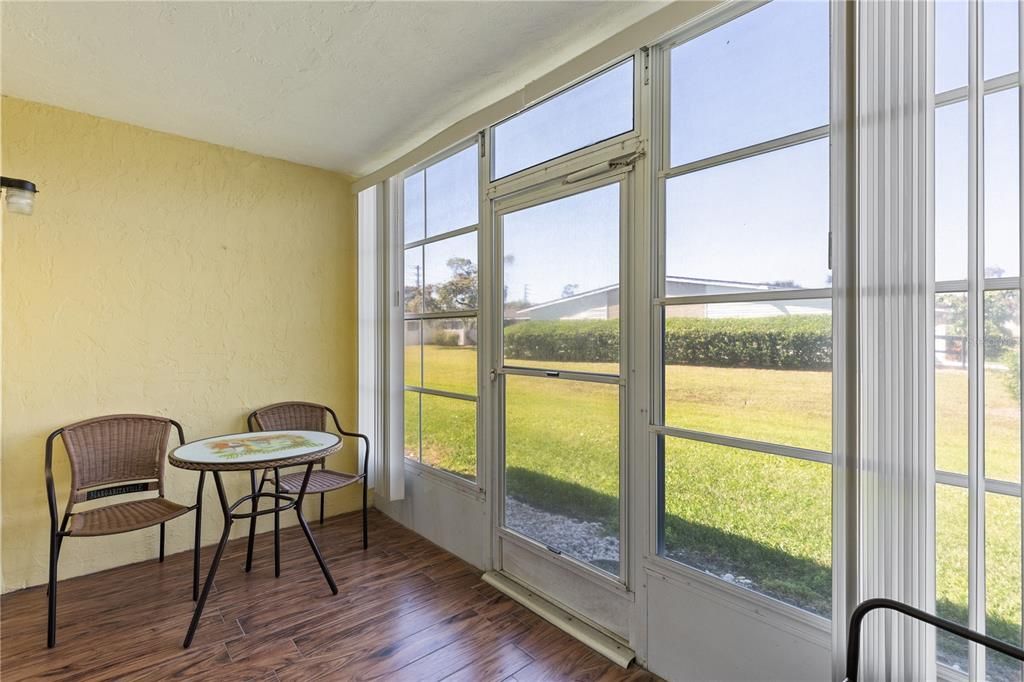 For Sale: $155,000 (2 beds, 2 baths, 1110 Square Feet)