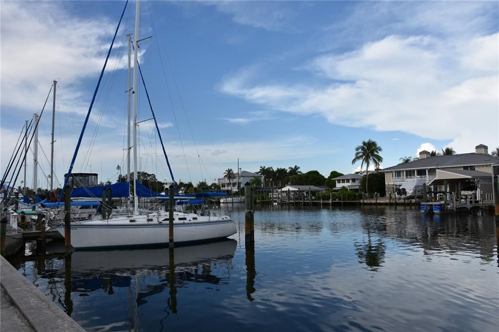 For Sale: $155,000 (2 beds, 2 baths, 1110 Square Feet)