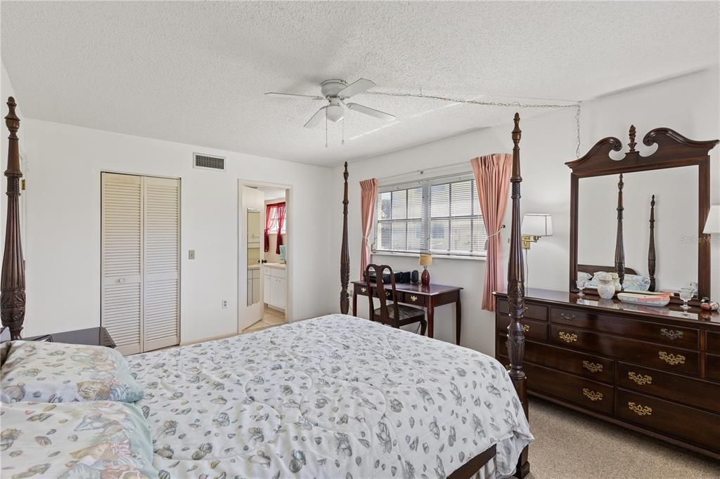 For Sale: $155,000 (2 beds, 2 baths, 1110 Square Feet)