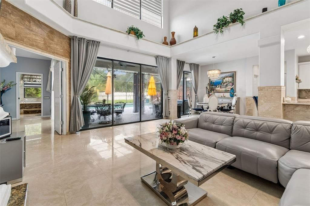 На продажу: $1,095,000 (5 спален, 4 ванн, 3654 Квадратных фут)