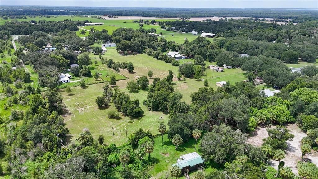 На продажу: $534,000 (5.99 acres)