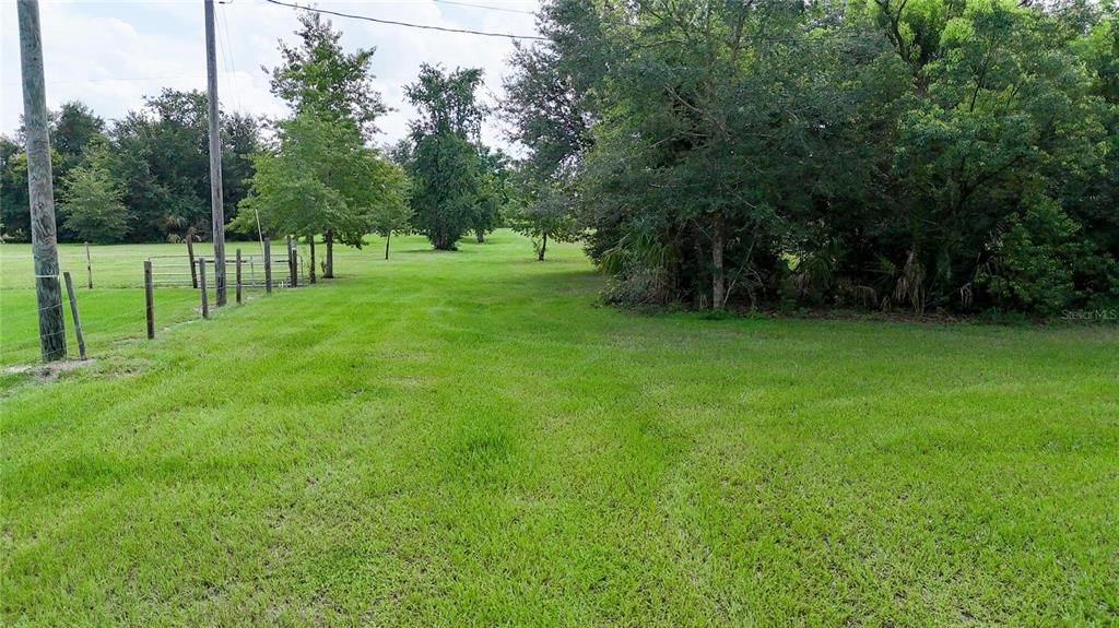 На продажу: $534,000 (5.99 acres)
