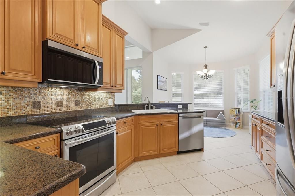 Active With Contract: $479,000 (3 beds, 2 baths, 2110 Square Feet)