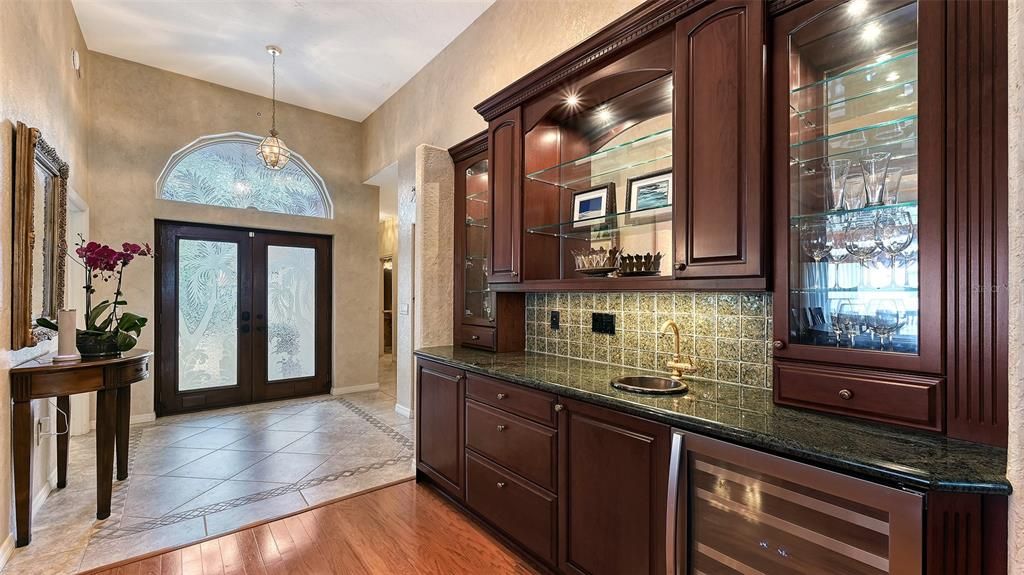 For Sale: $879,000 (3 beds, 4 baths, 2872 Square Feet)