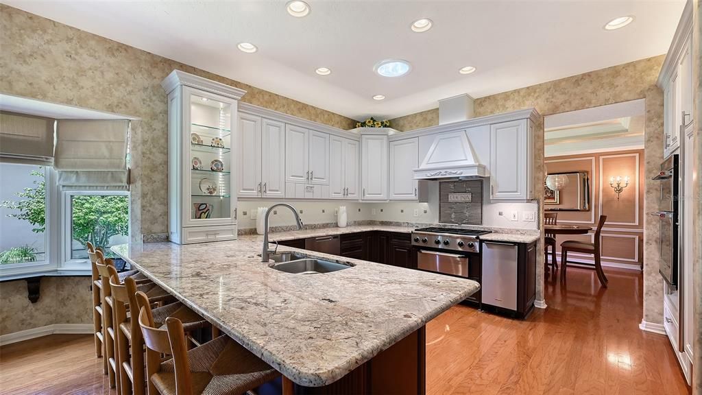For Sale: $879,000 (3 beds, 4 baths, 2872 Square Feet)