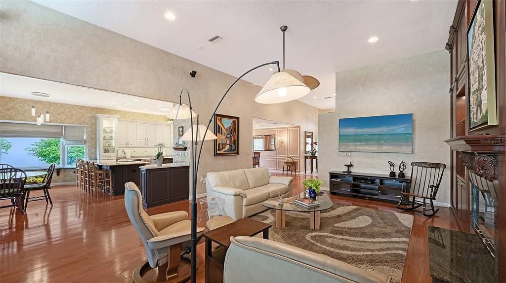 For Sale: $879,000 (3 beds, 4 baths, 2872 Square Feet)