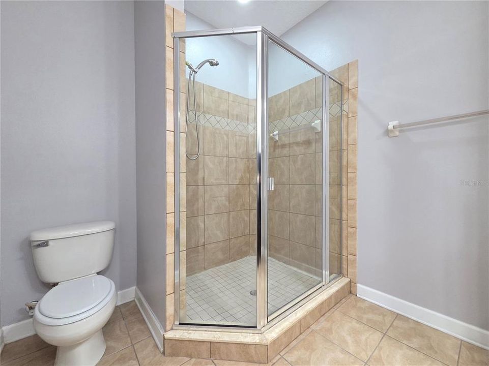 For Rent: $2,200 (3 beds, 2 baths, 1565 Square Feet)