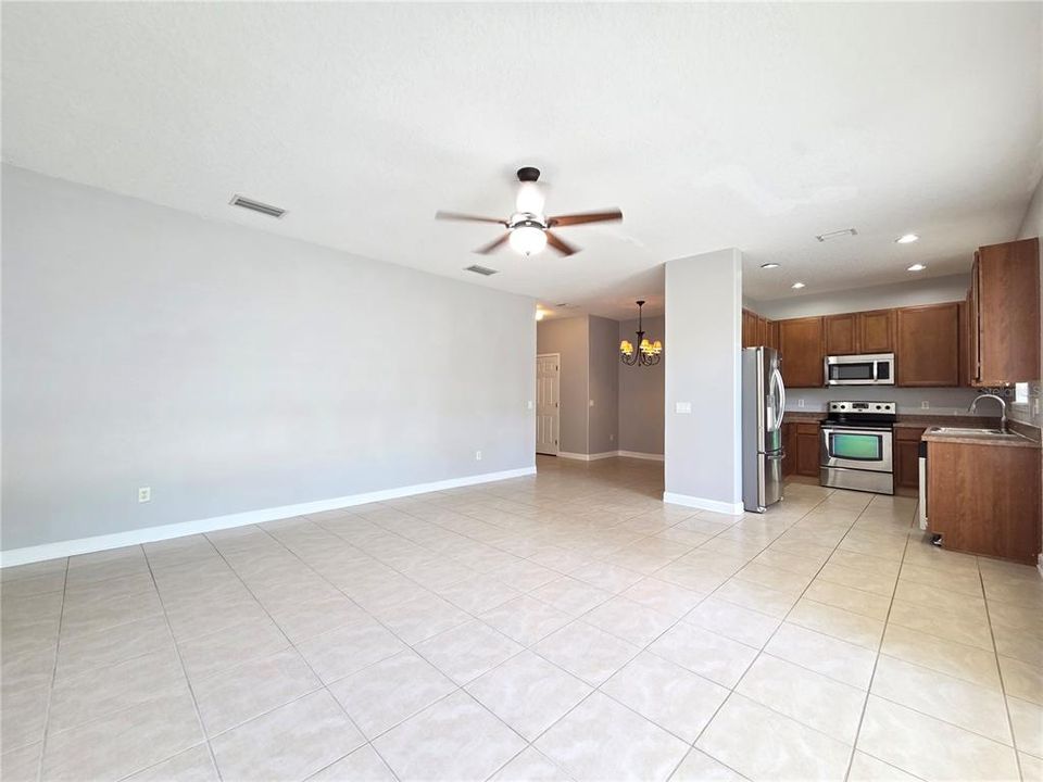 For Rent: $2,200 (3 beds, 2 baths, 1565 Square Feet)