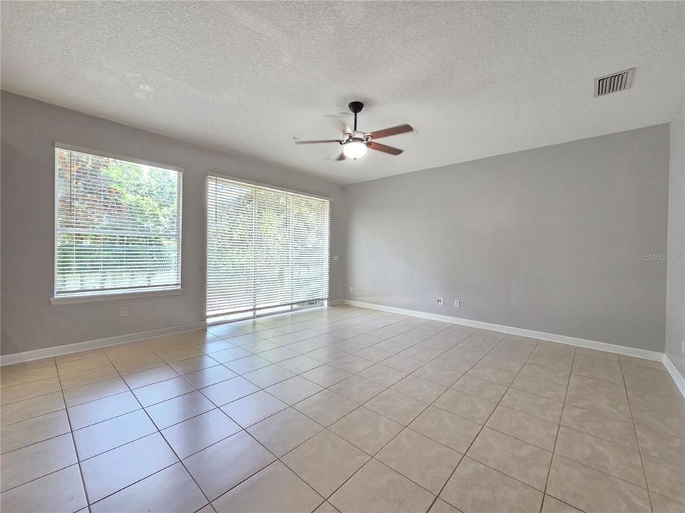 For Rent: $2,200 (3 beds, 2 baths, 1565 Square Feet)