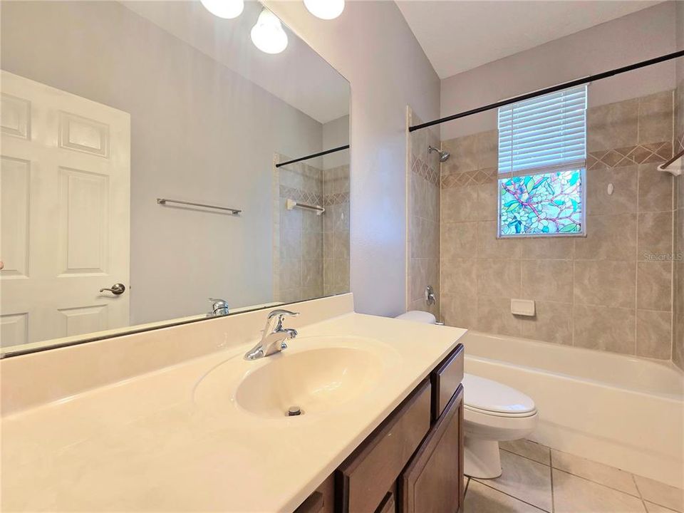 For Rent: $2,200 (3 beds, 2 baths, 1565 Square Feet)