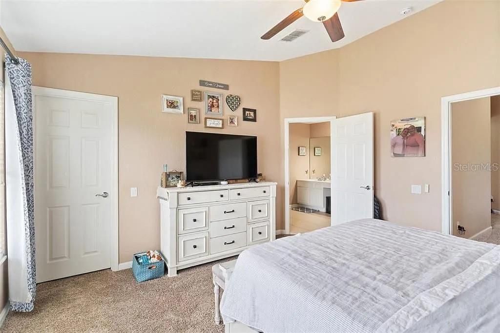 For Rent: $2,450 (3 beds, 2 baths, 1608 Square Feet)