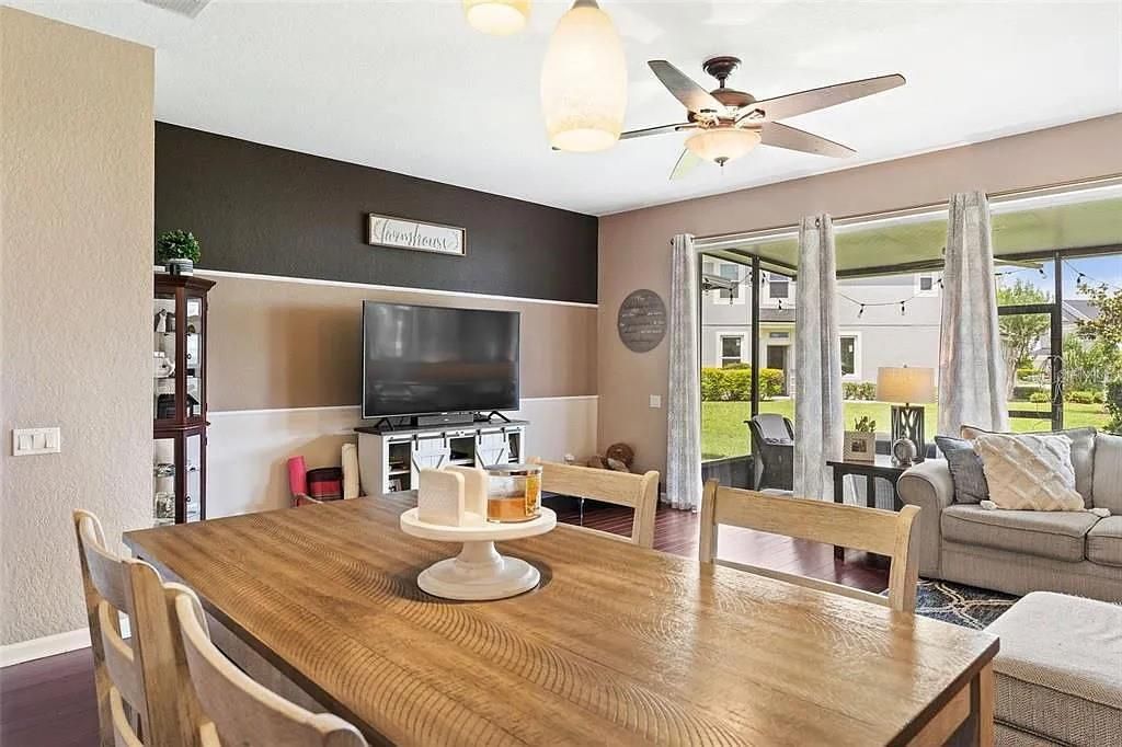 For Rent: $2,450 (3 beds, 2 baths, 1608 Square Feet)