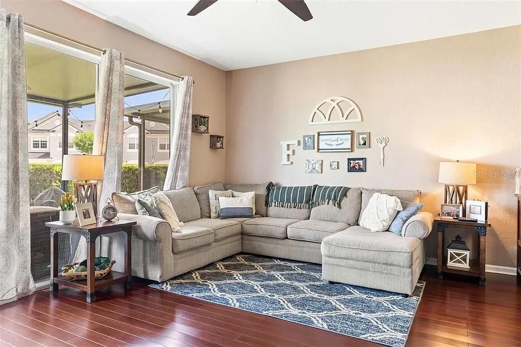 For Rent: $2,450 (3 beds, 2 baths, 1608 Square Feet)