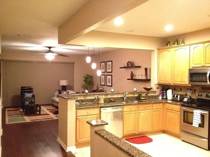For Rent: $2,450 (3 beds, 2 baths, 1608 Square Feet)