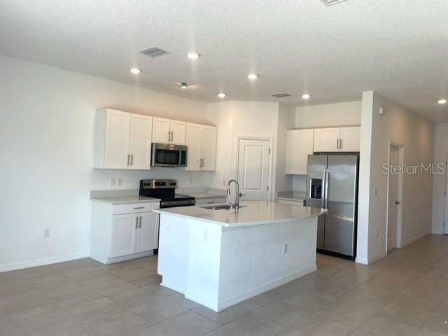 For Rent: $2,200 (3 beds, 2 baths, 1373 Square Feet)
