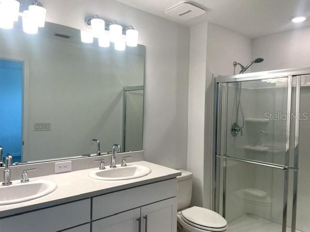 For Rent: $2,200 (3 beds, 2 baths, 1373 Square Feet)