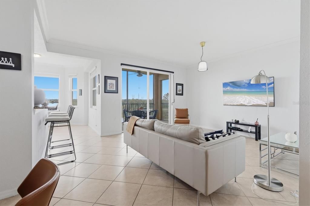 For Sale: $265,000 (2 beds, 2 baths, 1156 Square Feet)