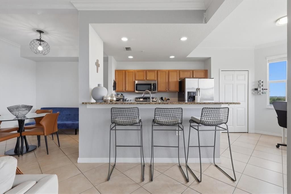 For Sale: $265,000 (2 beds, 2 baths, 1156 Square Feet)