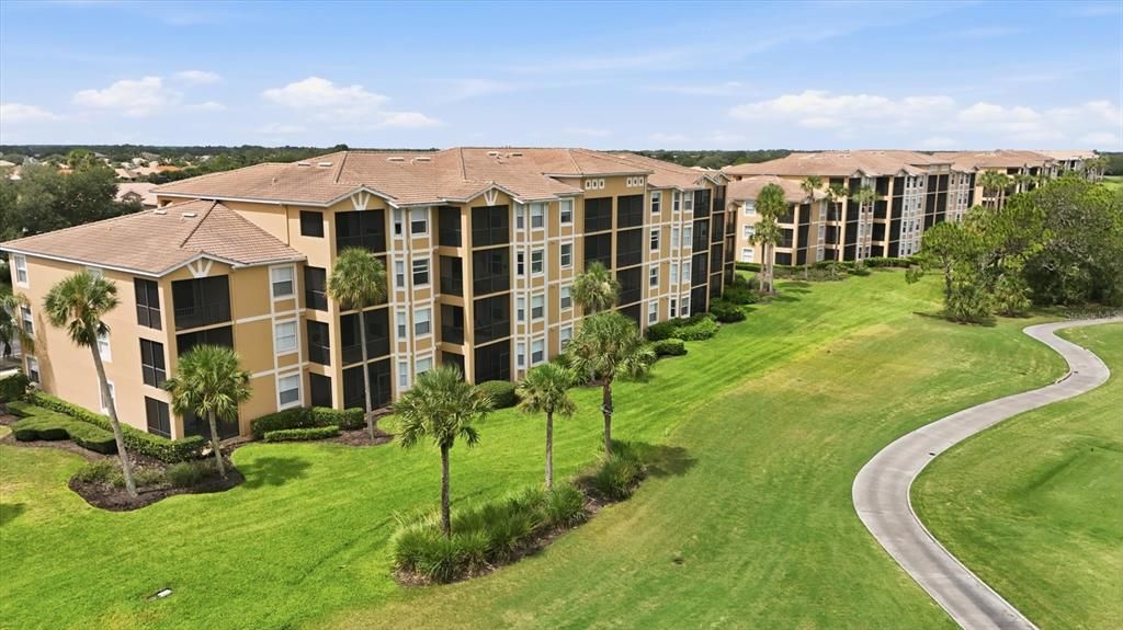 For Sale: $265,000 (2 beds, 2 baths, 1156 Square Feet)