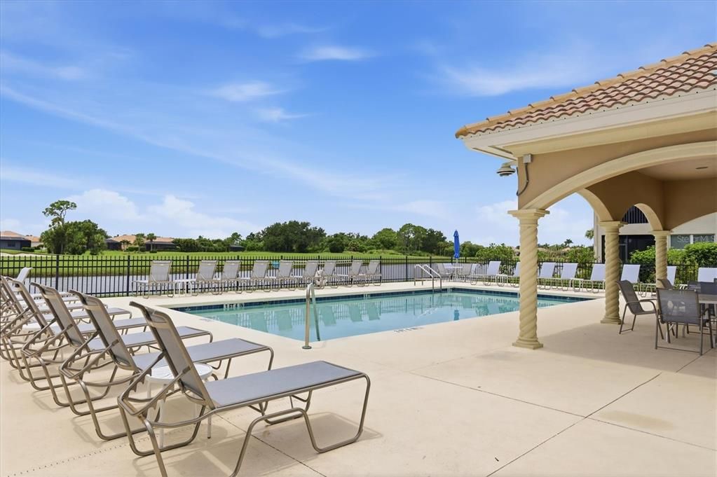 For Sale: $265,000 (2 beds, 2 baths, 1156 Square Feet)