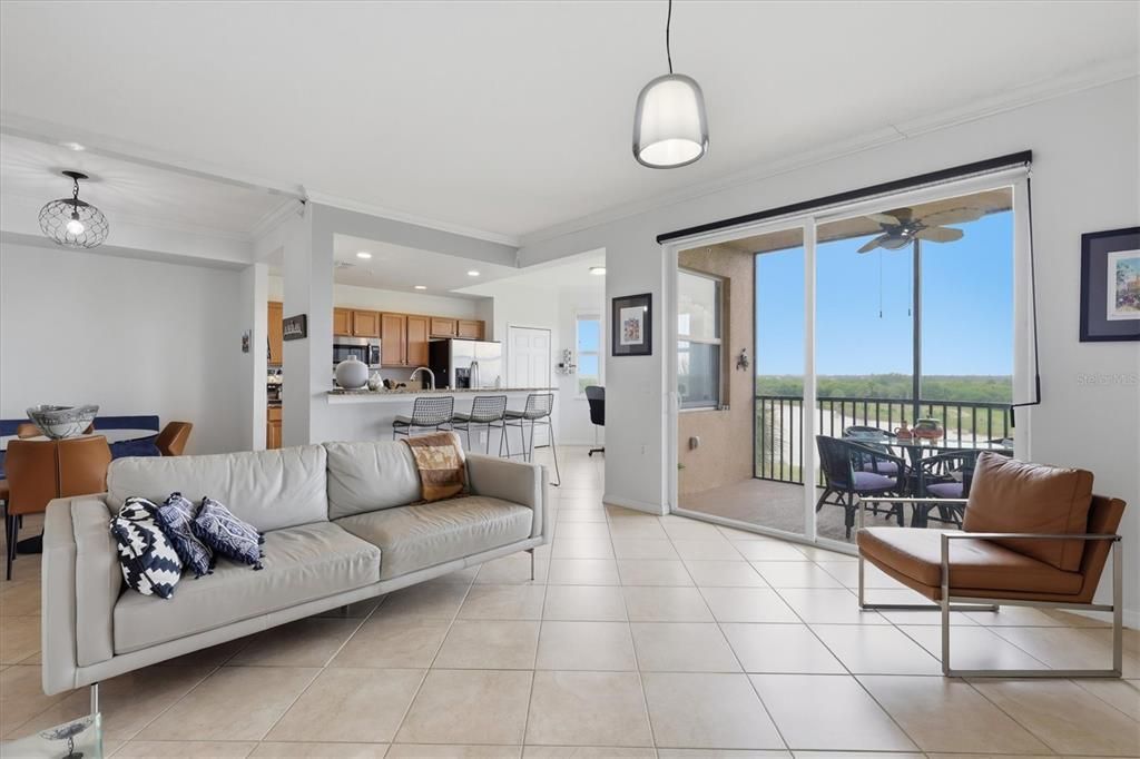 For Sale: $265,000 (2 beds, 2 baths, 1156 Square Feet)