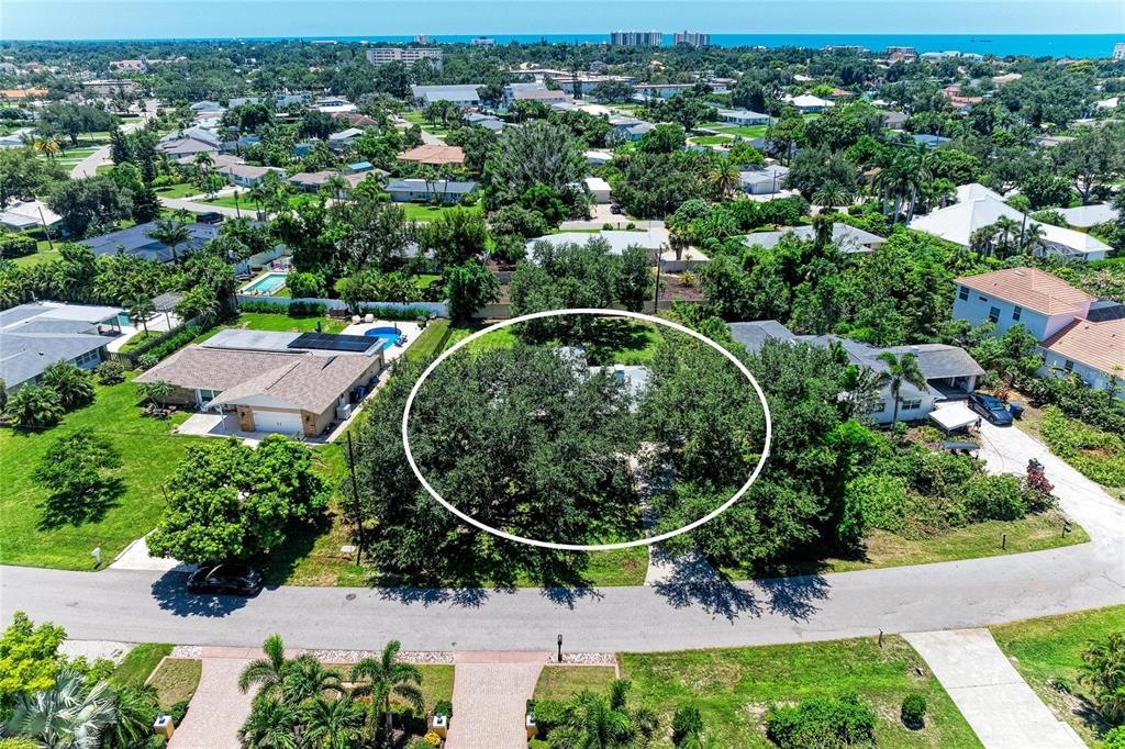 For Sale: $789,000 (2 beds, 2 baths, 1341 Square Feet)