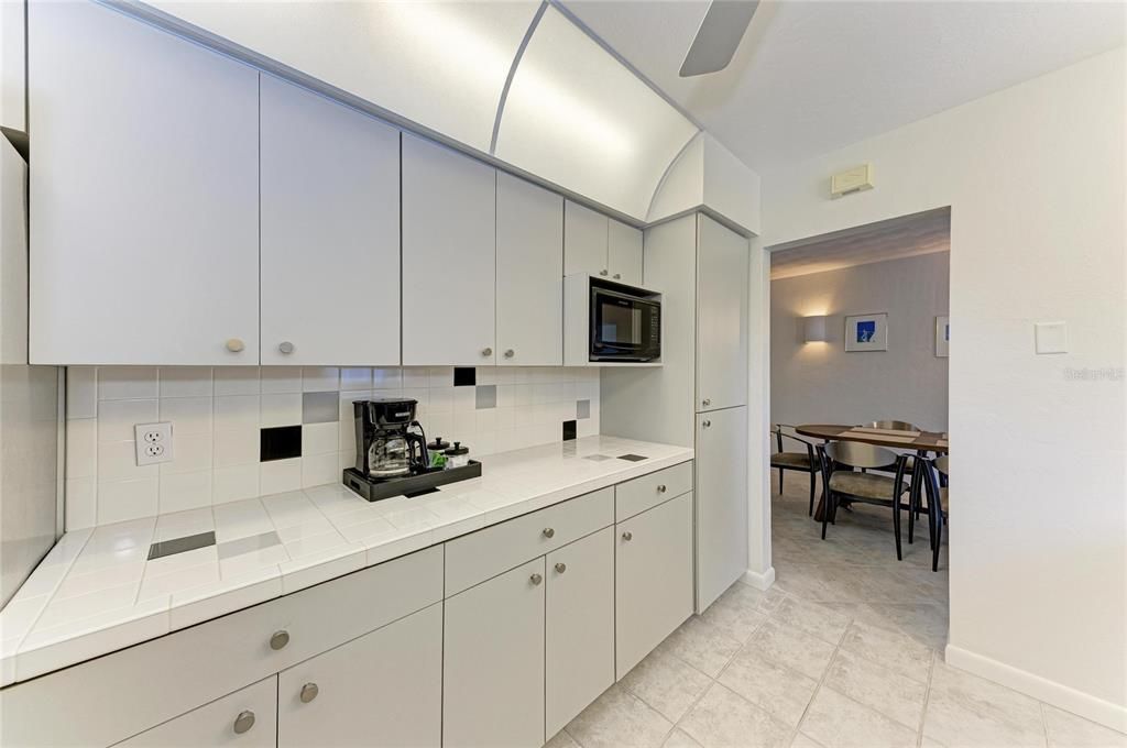For Sale: $789,000 (2 beds, 2 baths, 1341 Square Feet)