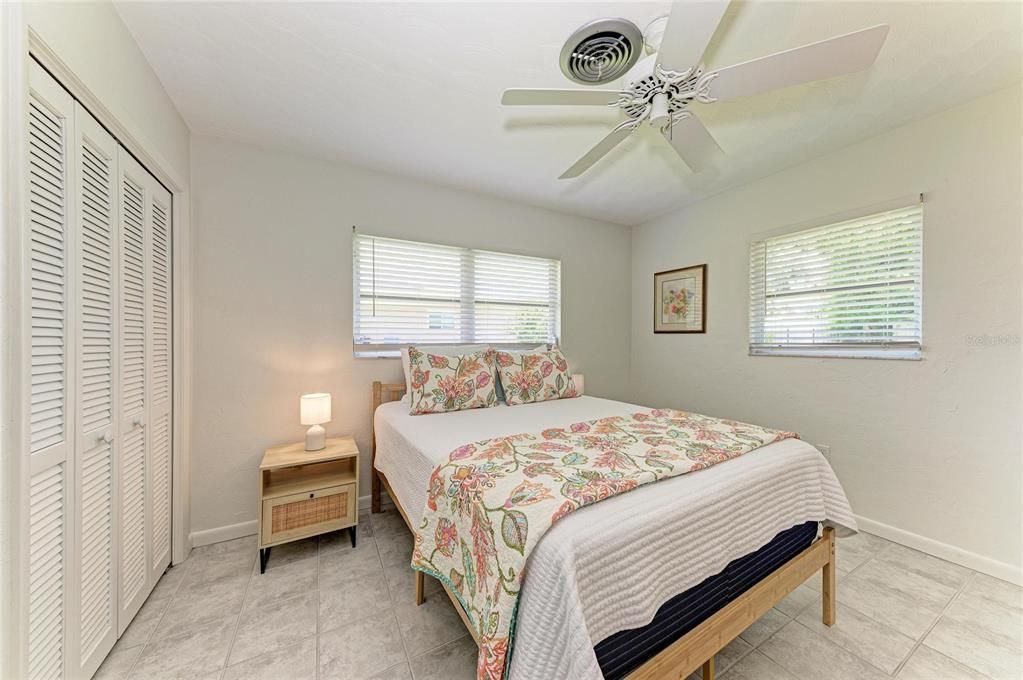 For Sale: $789,000 (2 beds, 2 baths, 1341 Square Feet)