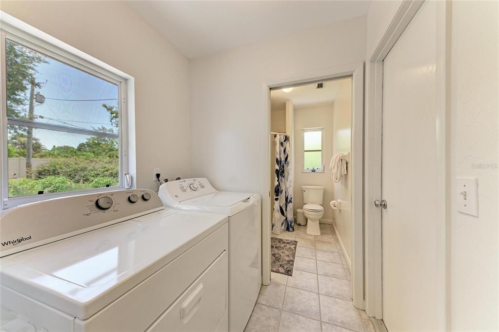 For Sale: $789,000 (2 beds, 2 baths, 1341 Square Feet)