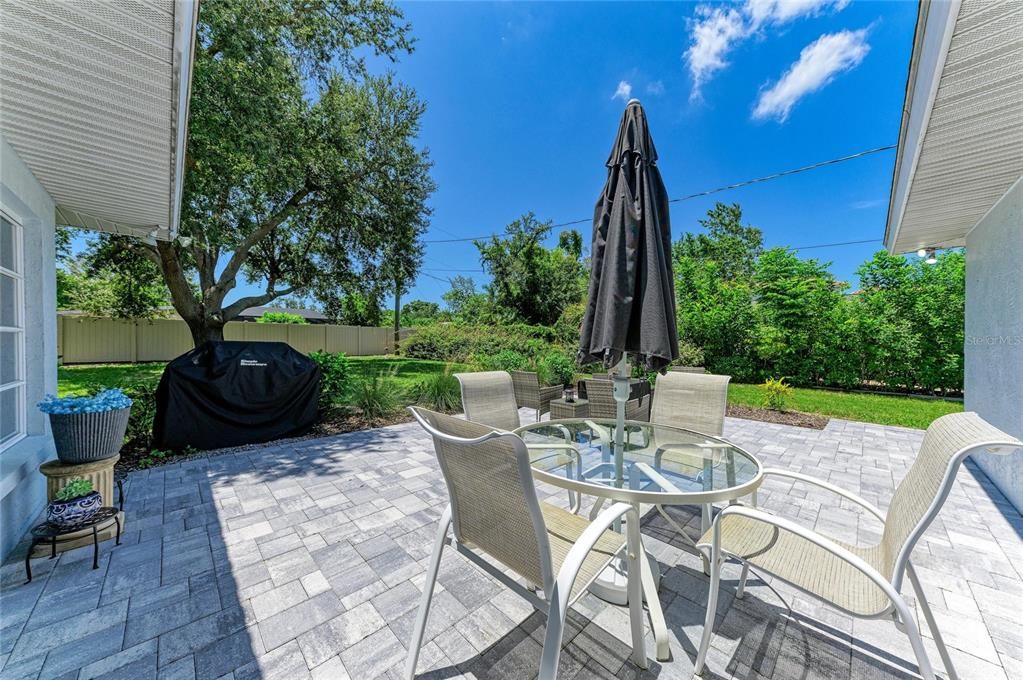 For Sale: $789,000 (2 beds, 2 baths, 1341 Square Feet)
